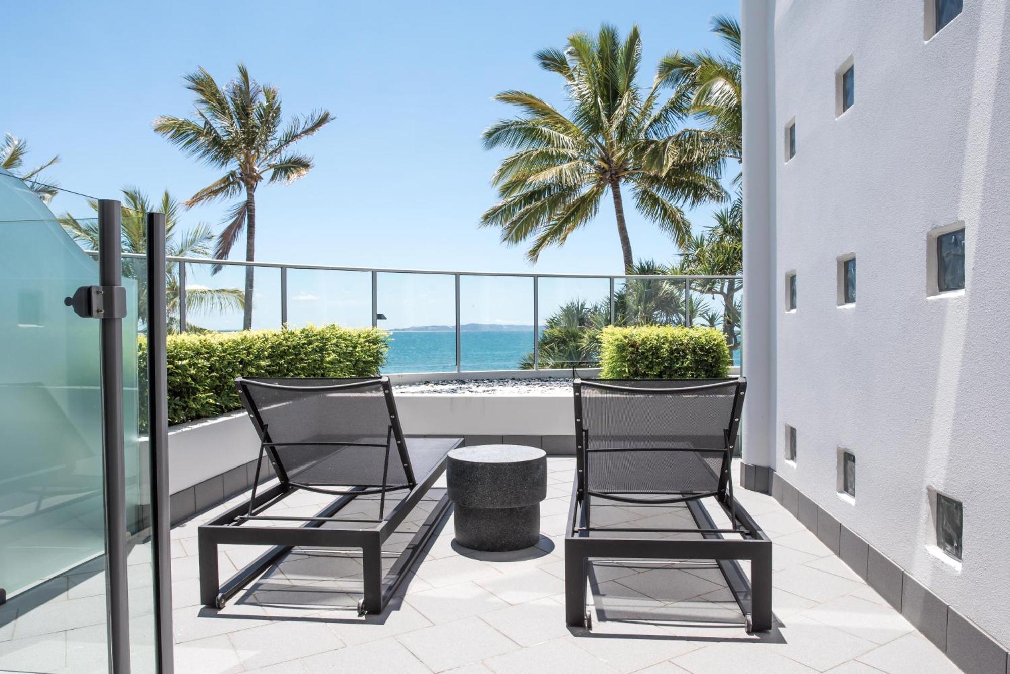 On The Beach Noosa Resort Bagian luar foto