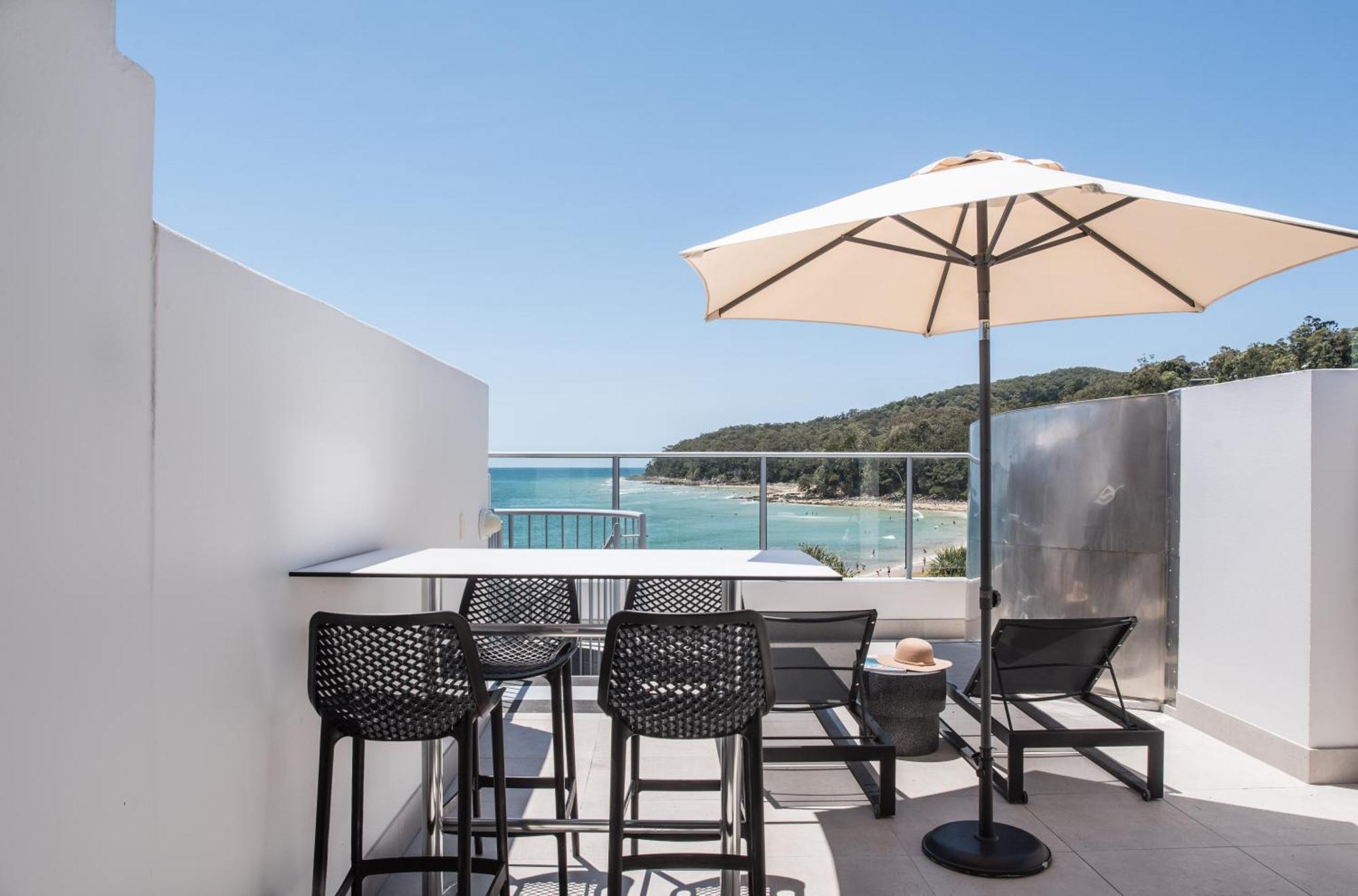 On The Beach Noosa Resort Bagian luar foto