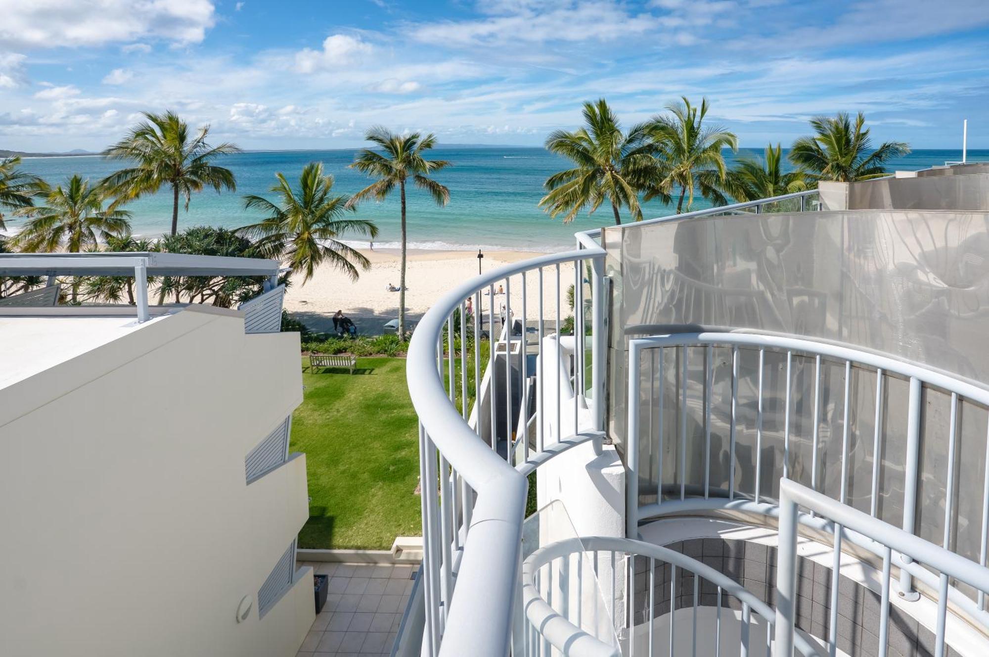 On The Beach Noosa Resort Bagian luar foto