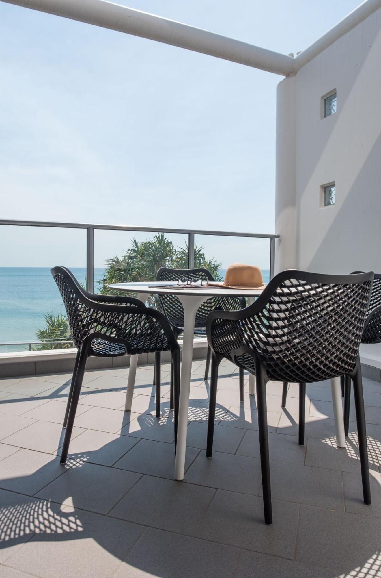 On The Beach Noosa Resort Bagian luar foto