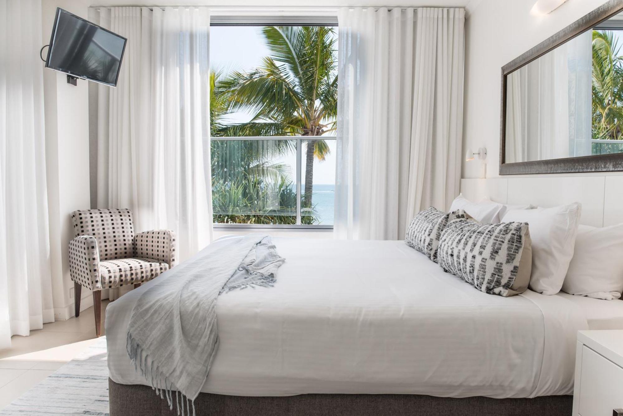 On The Beach Noosa Resort Bagian luar foto