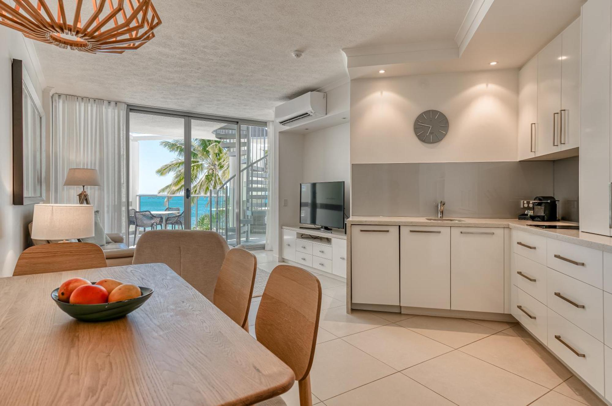 On The Beach Noosa Resort Bagian luar foto