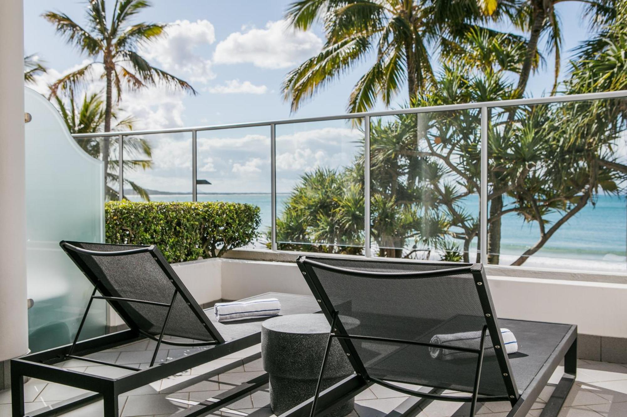 On The Beach Noosa Resort Bagian luar foto